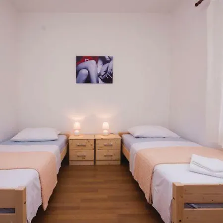Apartment Apartman Nevenka Vodice